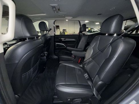Used 2022 Kia Telluride S image 18