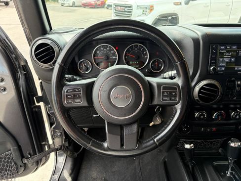 Used 2018 Jeep Wrangler Unlimited Sport S AWD/4WD image 13