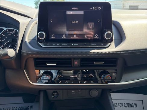 Used 2025 Nissan Rogue SV w/ SV Premium Package FWD image 38