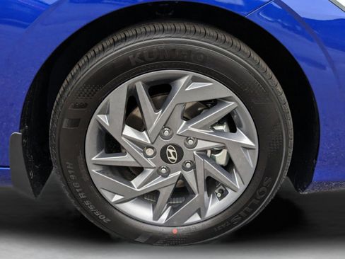 Used 2025 Hyundai Elantra Sport image 11