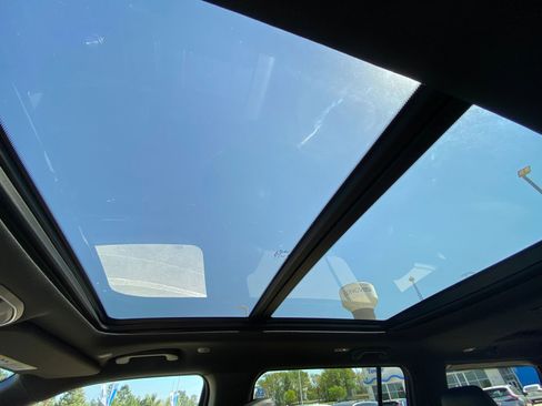 Used 2023 Jeep Wagoneer Series II image 24