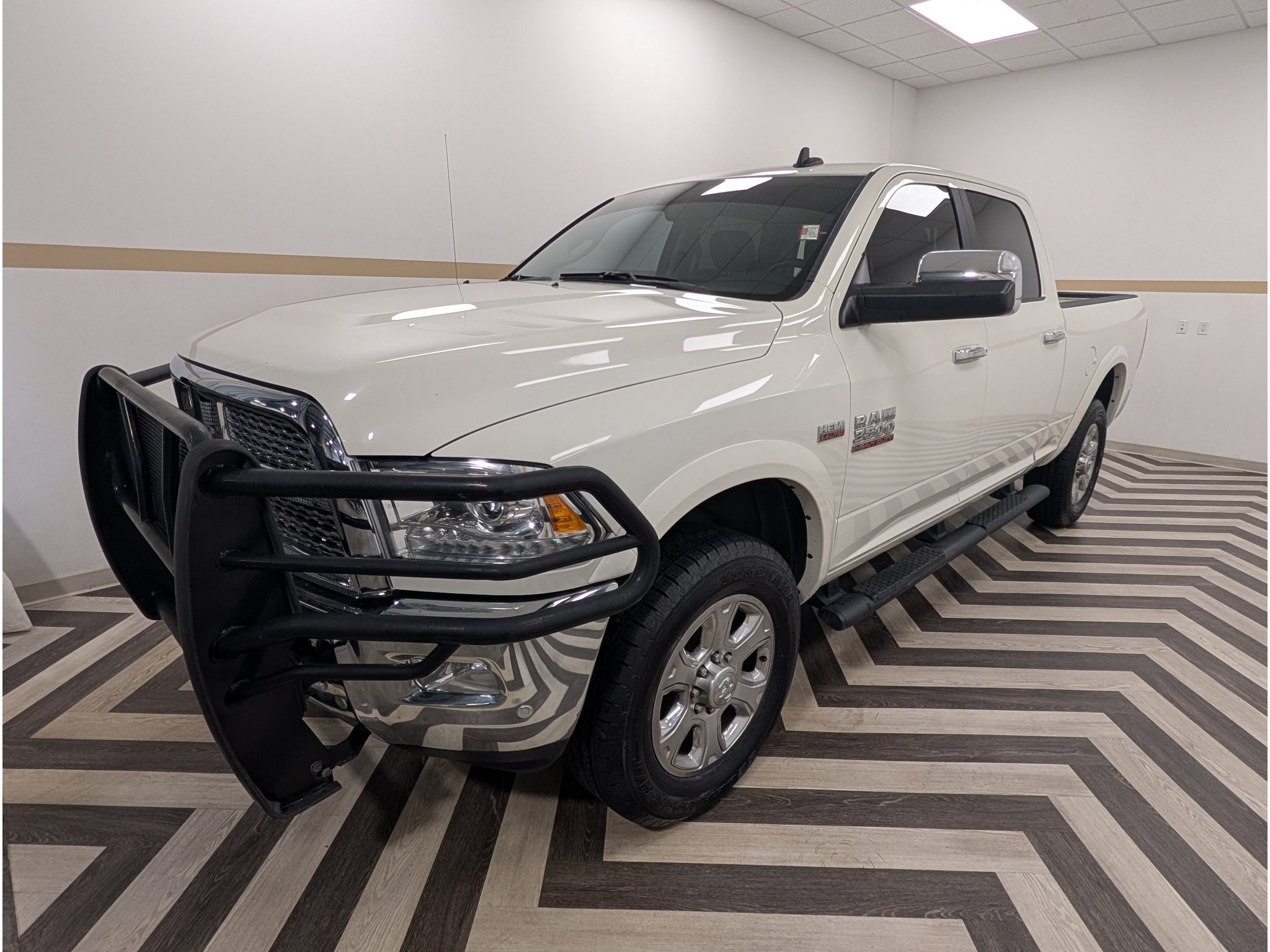 Used 2017 RAM 3500 Laramie AWD/4WD image 1