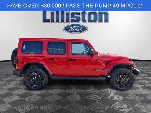 Used 2025 Jeep Wrangler Unlimited Sahara AWD/4WD image 6