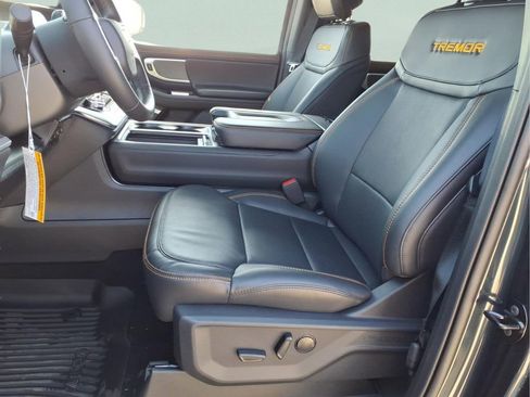 New 2026 Ford Expedition Tremor image 11