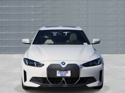 Used 2025 BMW i4 eDrive40 w/ Premium Package image 2