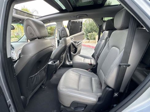 Used 2017 Hyundai Santa Fe Limited image 26