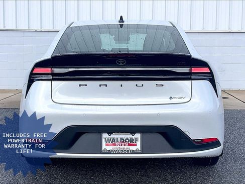 New 2026 Toyota Prius Plug-In Hybrid FWD image 5