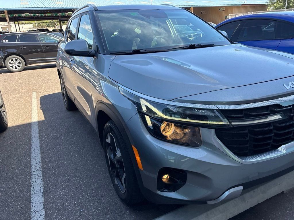Used 2024 Kia Seltos EX AWD/4WD image 5