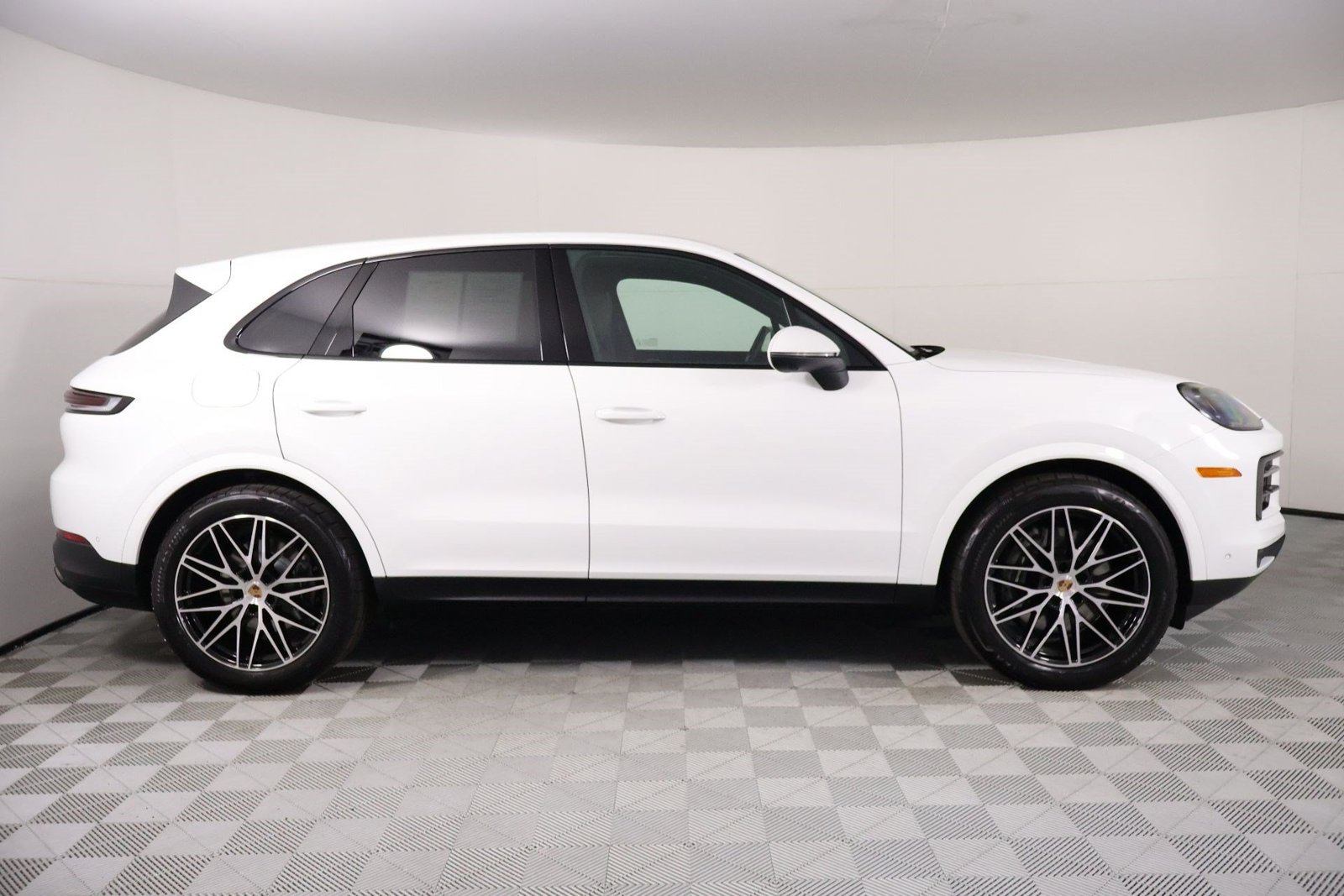 Certified 2026 Porsche Cayenne AWD/4WD image 8