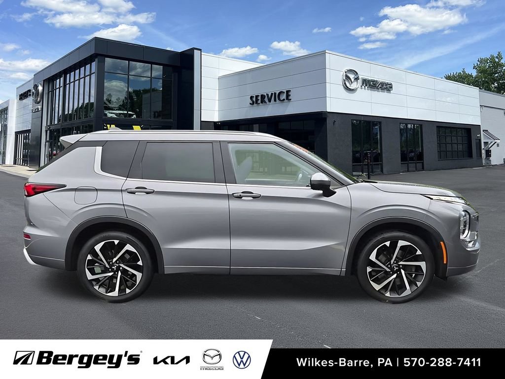 Used 2023 Mitsubishi Outlander SEL AWD/4WD image 5