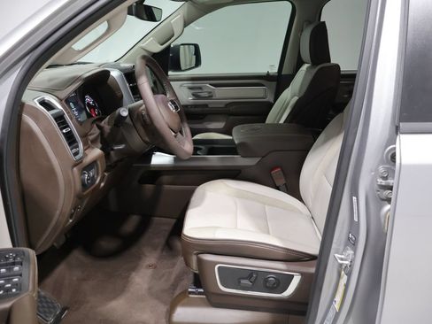 Used 2025 RAM 1500 Laramie AWD/4WD image 9