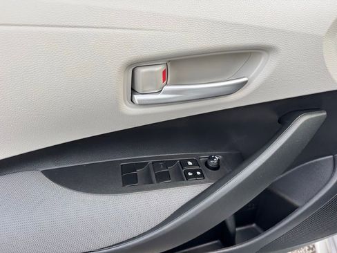 Used 2021 Toyota Corolla LE image 35