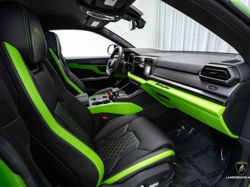 Used 2025 Lamborghini Urus SE image 49