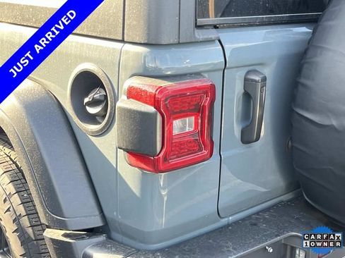 Used 2025 Jeep Wrangler Sport AWD/4WD image 11