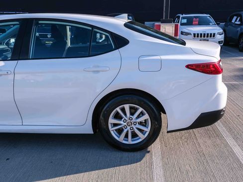 Used 2025 Toyota Camry LE FWD image 8