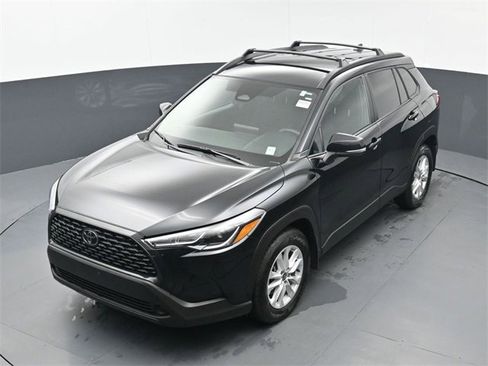 Used 2023 Toyota Corolla Cross LE image 36
