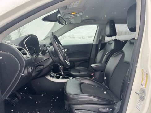 Used 2019 Jeep Compass Latitude w/ Cold Weather Group image 12