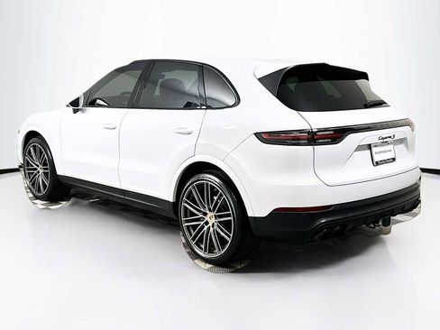 Certified 2023 Porsche Cayenne S Platinum w/ Premium Package Plus image 3