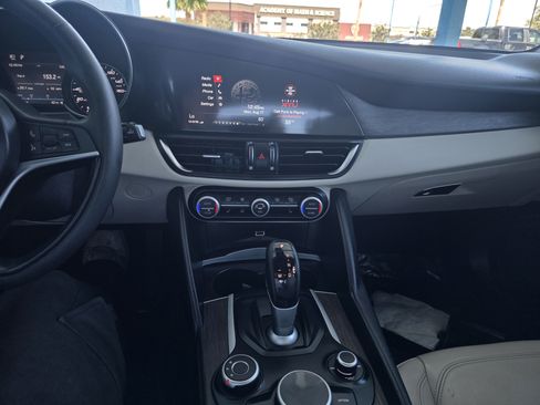 Used 2019 Alfa Romeo Giulia Ti RWD image 13