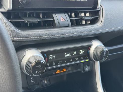 Used 2025 Toyota RAV4 XLE image 15