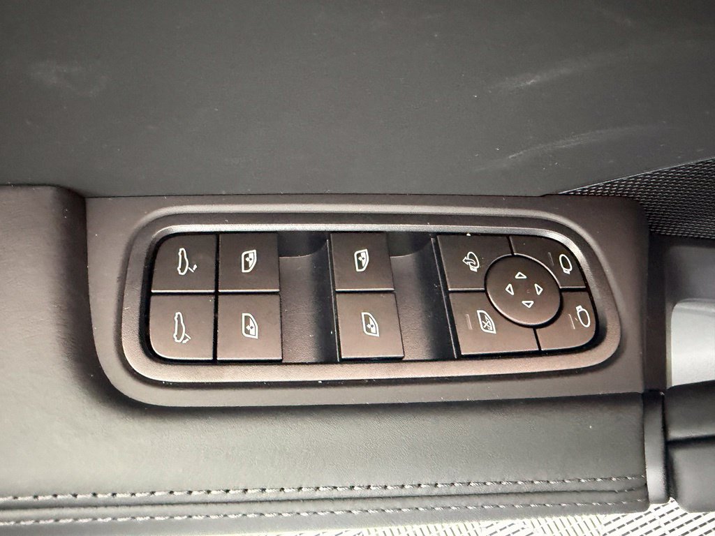 Used 2026 Porsche Cayenne AWD/4WD image 19