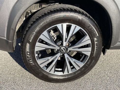 Used 2023 Nissan Rogue SV image 7