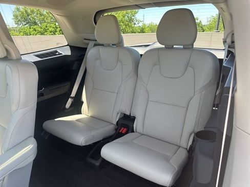 Certified 2025 Volvo XC90 T8 Ultra AWD/4WD image 13