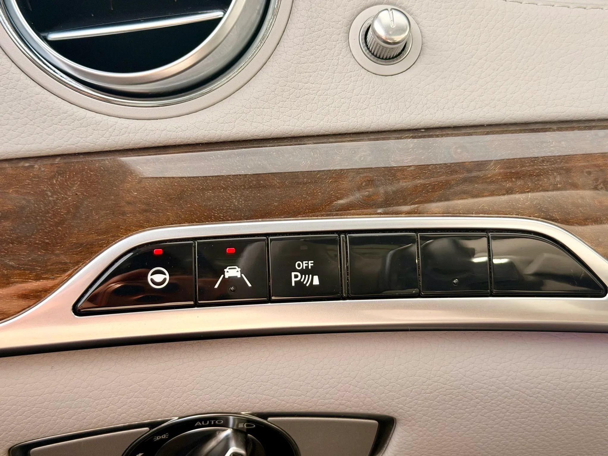 Used 2015 Mercedes-Benz S 550 4MATIC Sedan image 26