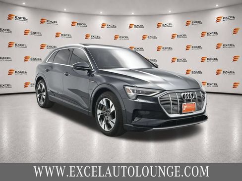 Used 2022 Audi e-tron Premium AWD/4WD image 7