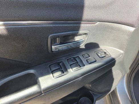 Used 2021 Mitsubishi Outlander Sport ES FWD image 11