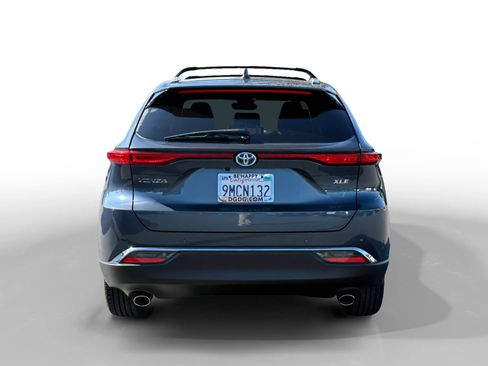 Used 2024 Toyota Venza XLE AWD/4WD image 4