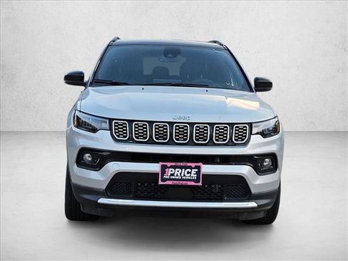 Used 2025 Jeep Compass Limited AWD/4WD image 2