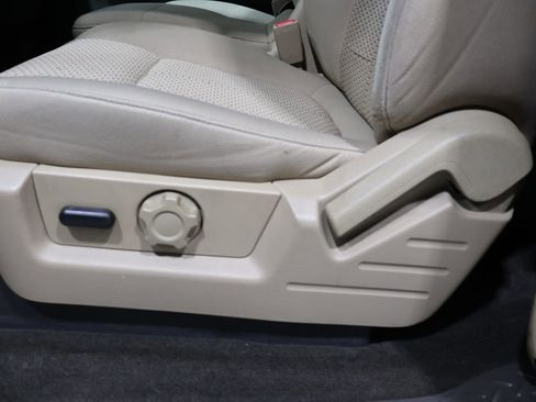 Used 2010 Ford F150 XLT image 13