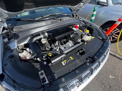 Used 2025 Jeep Compass Limited image 32