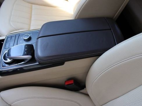 Used 2017 Mercedes-Benz GLS 450 4MATIC image 22