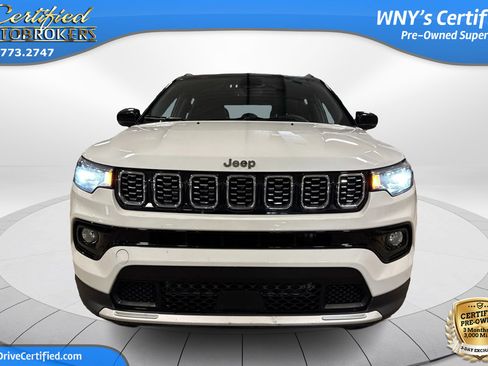 Used 2025 Jeep Compass Limited AWD/4WD image 2