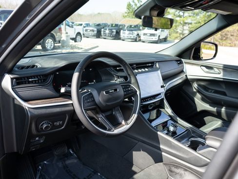 New 2026 Jeep Grand Cherokee L 4WD image 13