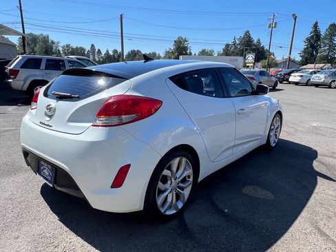 Used 2013 Hyundai Veloster w/ Style Pkg FWD image 12