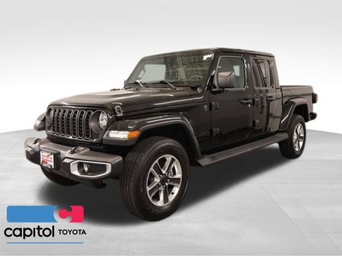 Used 2024 Jeep Gladiator Sport w/ Premium Package AWD/4WD image 5