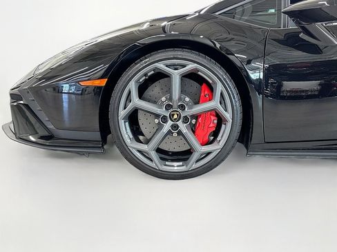 Used 2024 Lamborghini Huracan Tecnica image 30