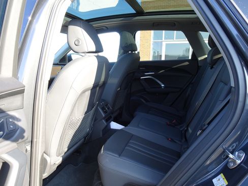 Certified 2025 Audi Q5 Premium Plus w/ Premium Plus image 12