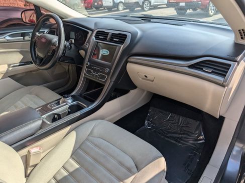 Used 2018 Ford Fusion SE image 13