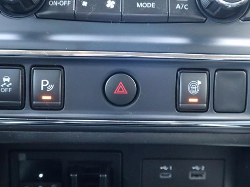 Used 2021 Nissan Titan SV w/ SV Convenience Package image 88