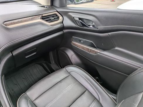 Used 2023 GMC Acadia Denali w/ Denali Ultimate Package FWD image 21