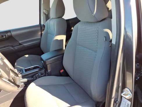 Used 2022 Toyota Tacoma SR image 17