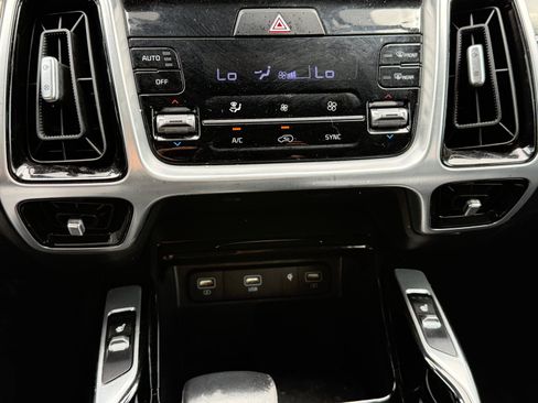 Used 2022 Kia Sorento SX FWD image 13