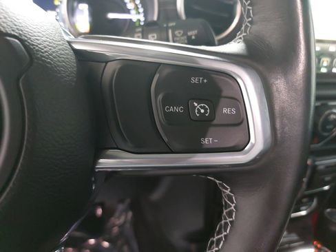 Used 2022 Jeep Wrangler Unlimited Sahara w/ Cold Weather Group image 17