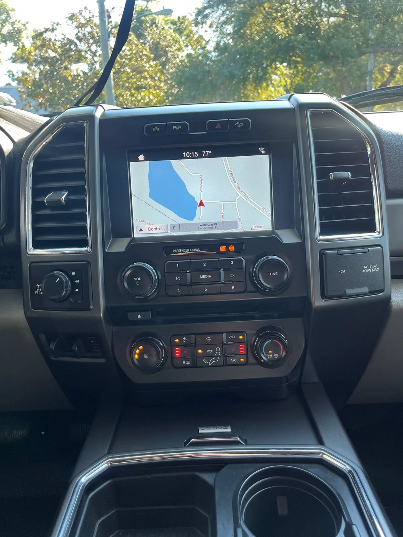 Used 2017 Ford F350 XLT w/ XLT Premium Package AWD/4WD image 19