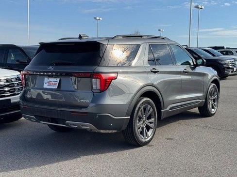 New 2026 Ford Explorer Active w/ Active Comfort Package image 3