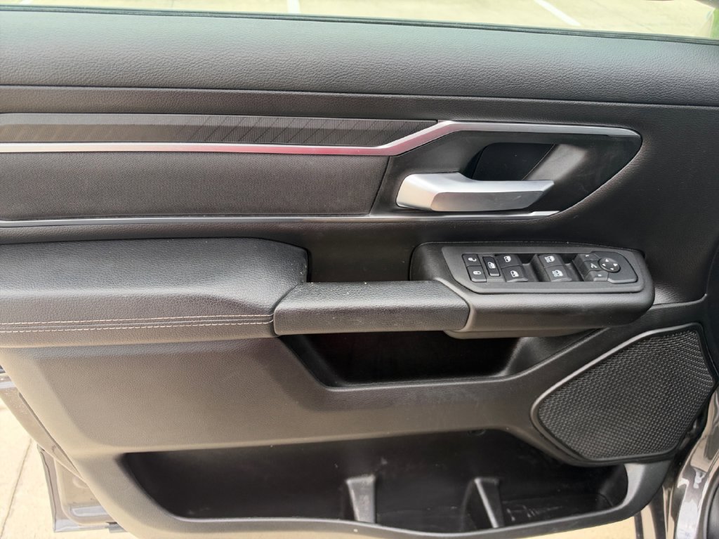 Used 2025 RAM 1500 Big Horn AWD/4WD image 11